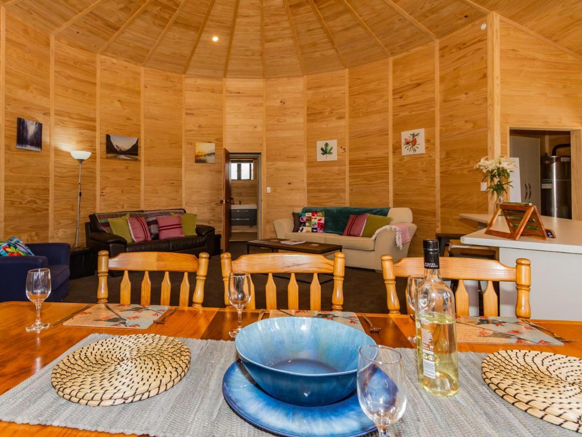 The Snowglobe - Ohakune Modern Yurt Style Chalet Luaran gambar